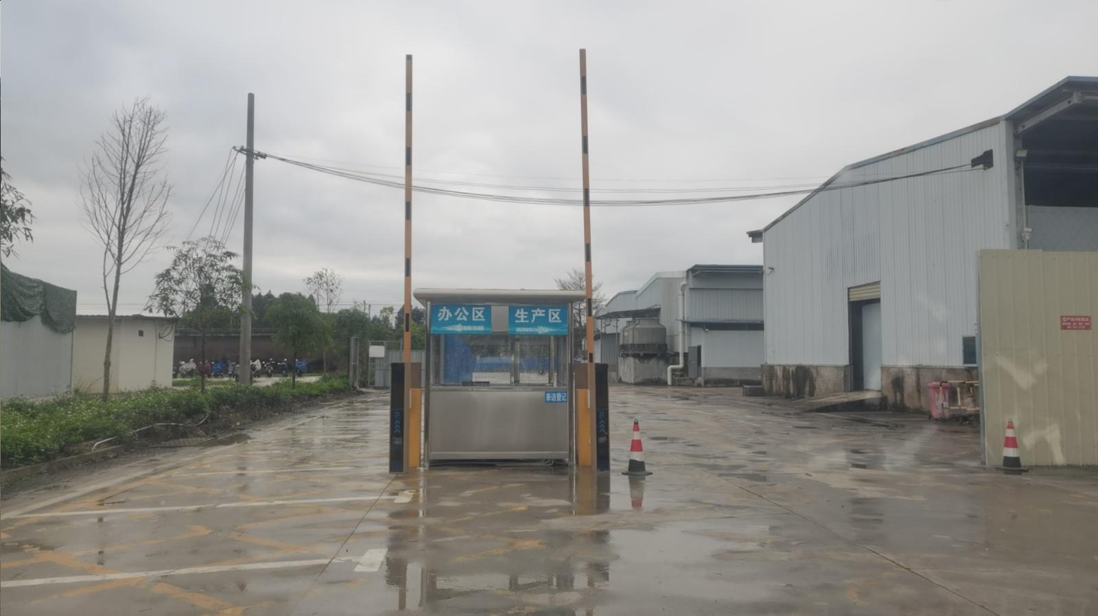 南宁青秀区屠宰场车牌识别道闸落地案例——日景
